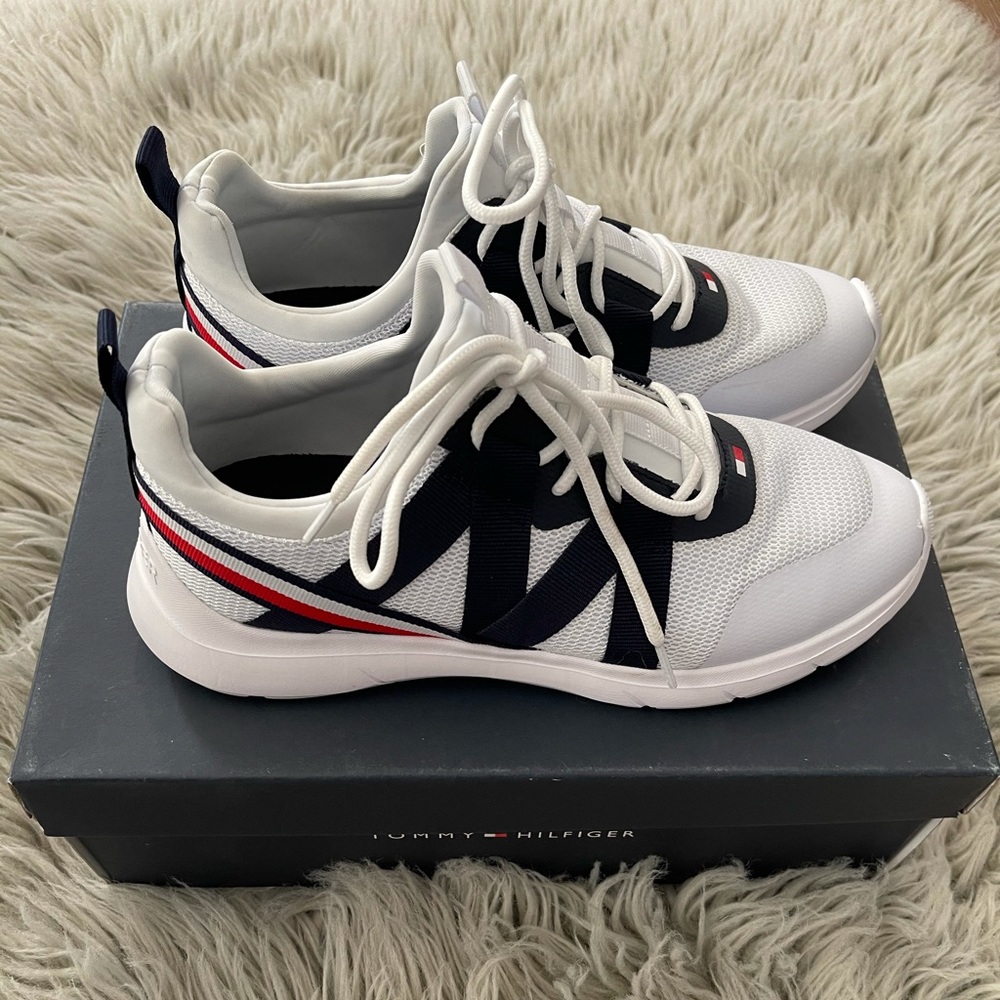 Shoes - Picture 4 of 11